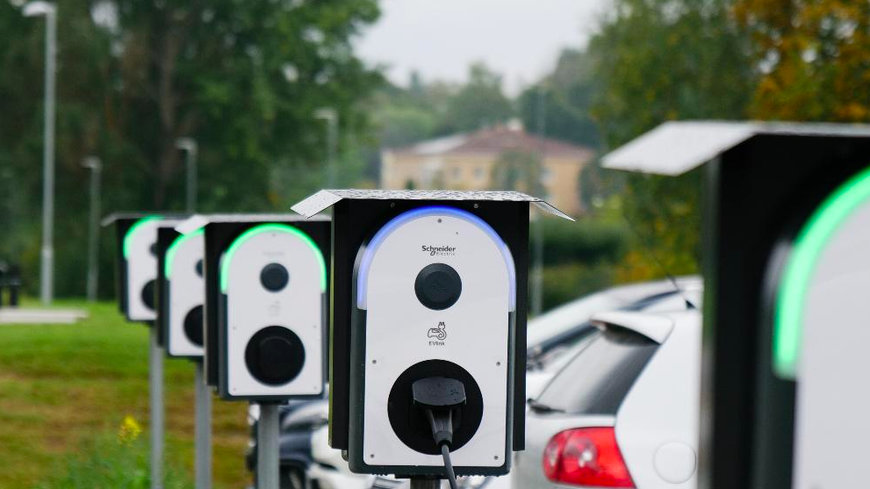 SCHNEIDER ELECTRIC LEVERERAR LADDPARK I CENTRALA UPPSALA